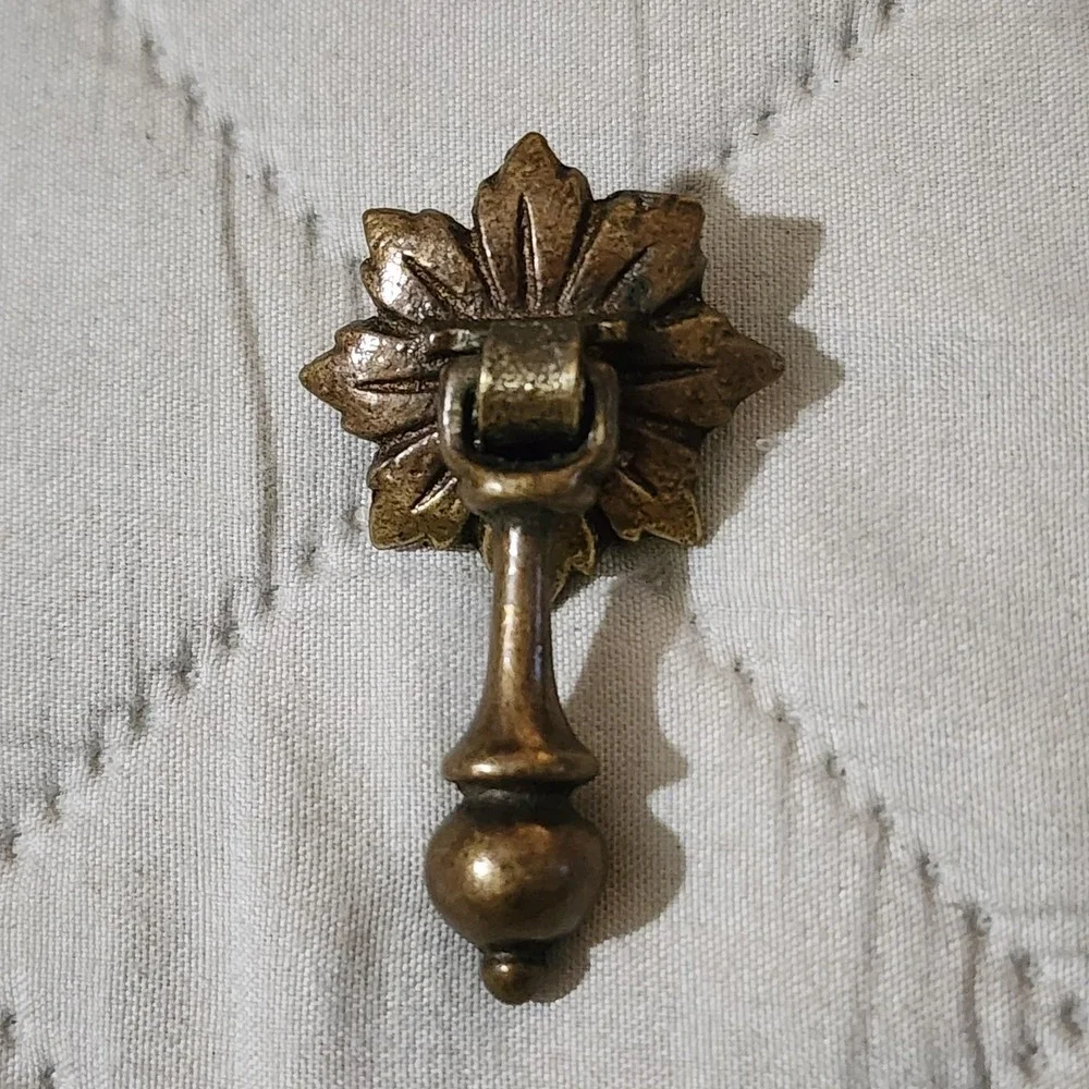 NOS‎ Vintage Allison Brass Floral Rosette Drawer Pull 2in Drop Handle